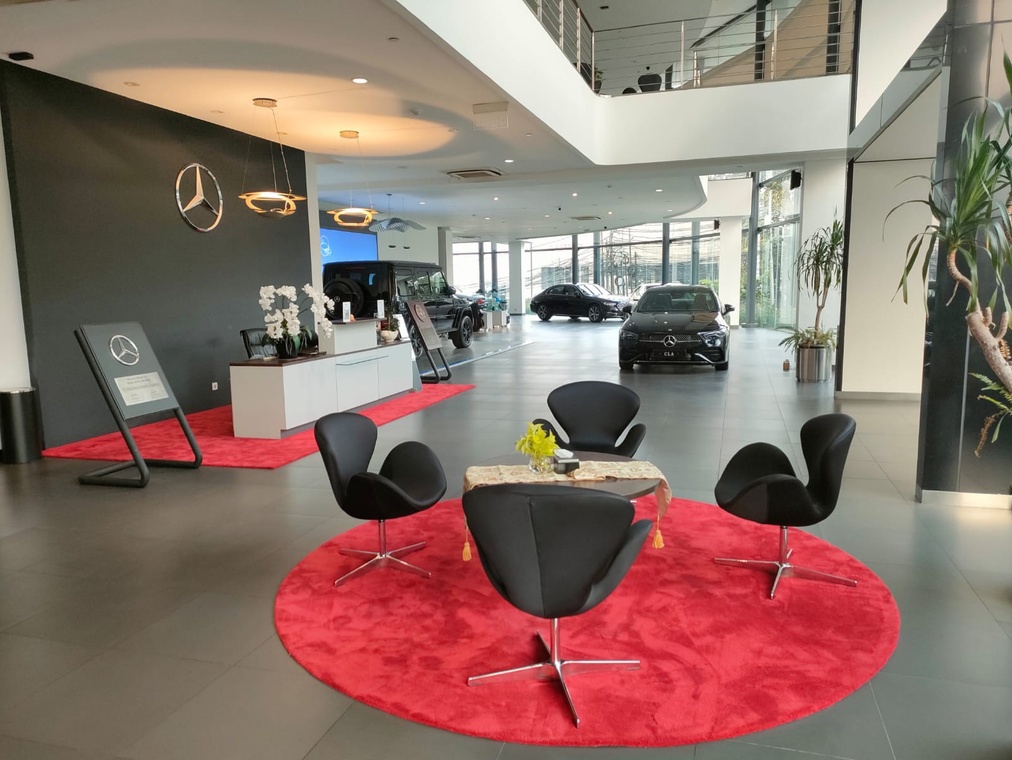 Showroom (Display Area)