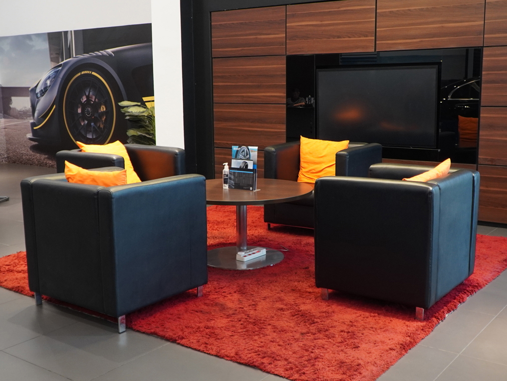 Showroom (Display Area)